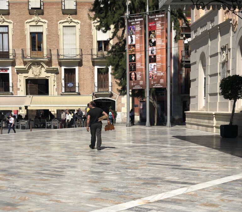 El limpiabotas, en la plaza de Julián Romea