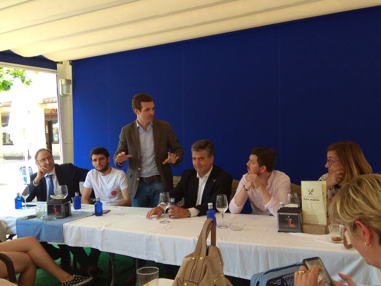 Pablo Casado al inicio de su campaña en Palencia