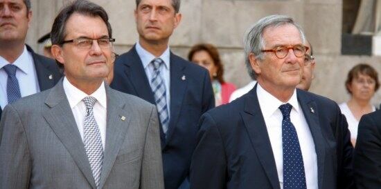 Artur Mas i Xavier Trias han presidit el minut de silenci en memòria de les víctimes de Santiago.