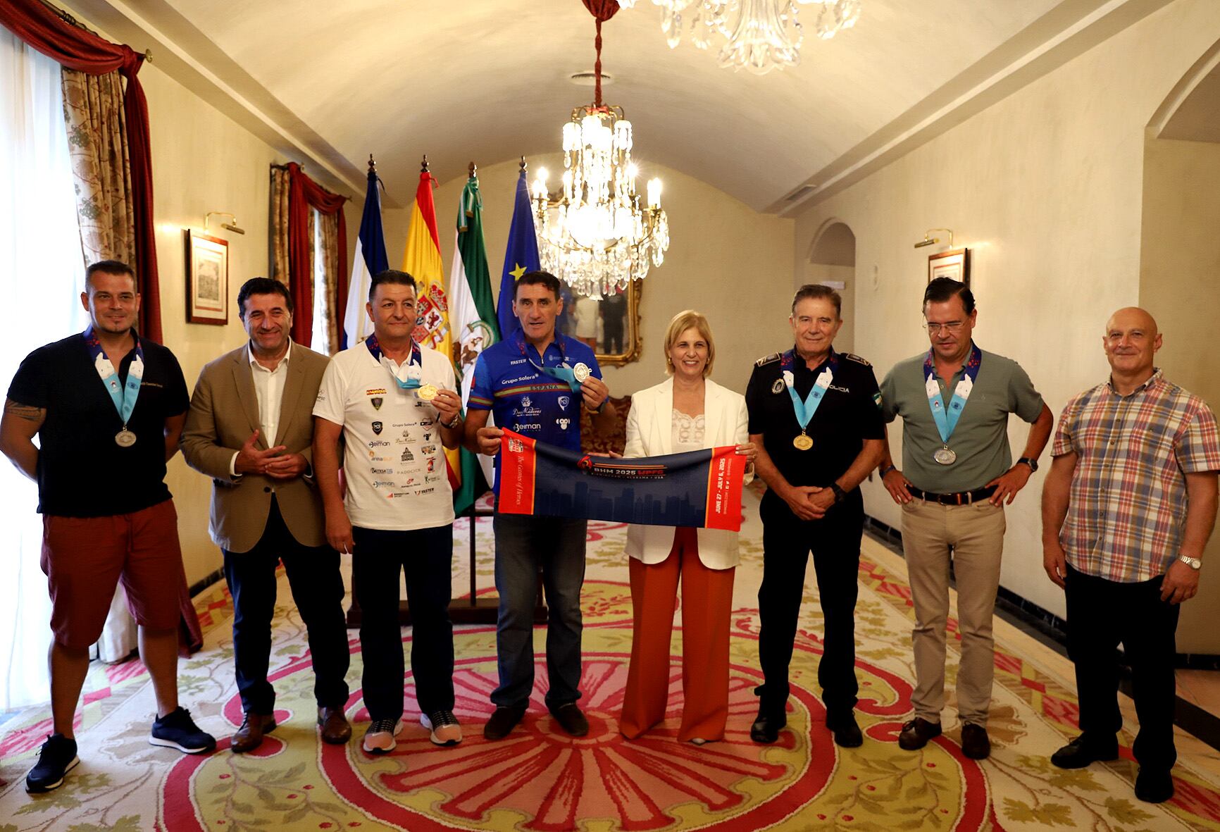 La alcaldesa recibió en el Ayuntamiento a los dos deportistas