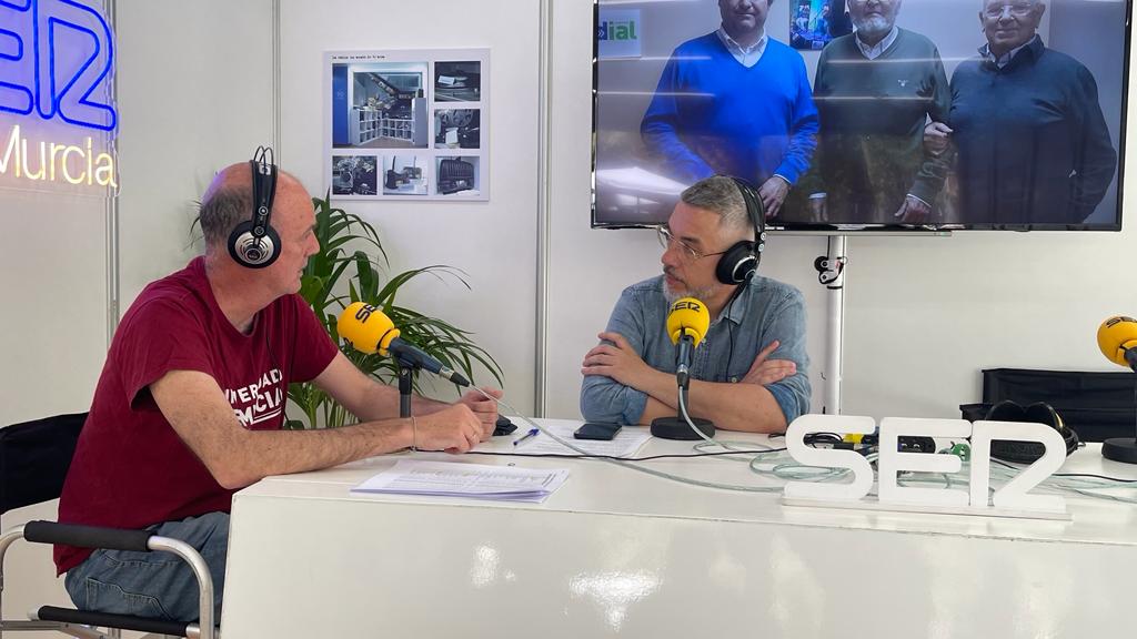 Tomas Saorín, Coordinador del grado en Gestión de información y Contenidos Digitales de la Universidad de Murcia (UMU), junto a Paco Sánchez