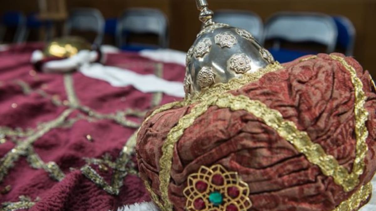 La cabalgata de los Reyes Magos de Granada desafía a la lluvia