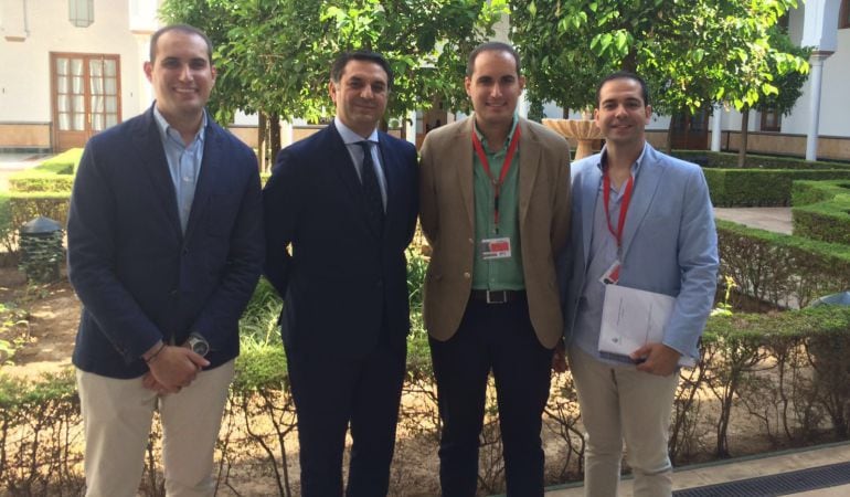 El alcalde de Arjona, Juan Latorre, junto al consejero de Turismo y Deporte de la Junta, Francisco Javier Hernández