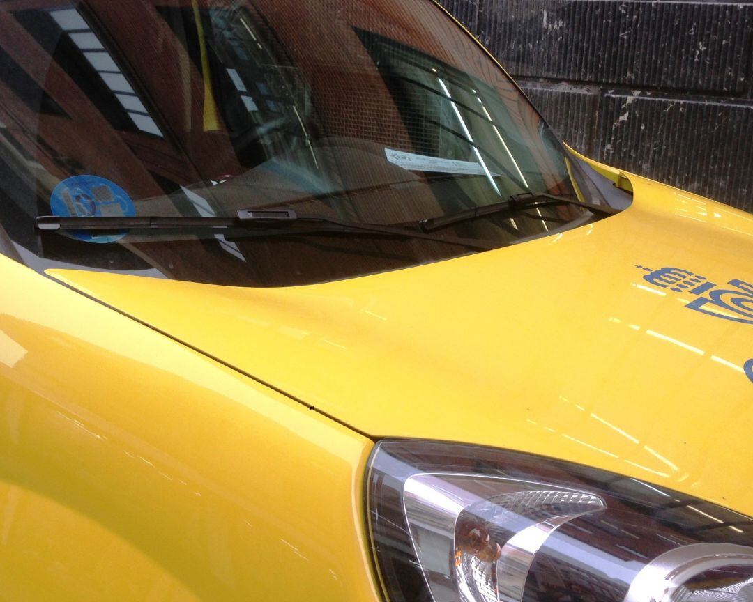 Un vehículo de Correos.