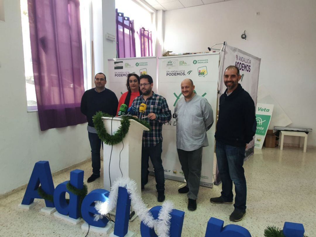 José Ignacio García, deputado autonómico de Adelante Andalucía, junto con Raúl Ruiz Berdejo, concejal de Adelante Jerez, en rueda de prensa