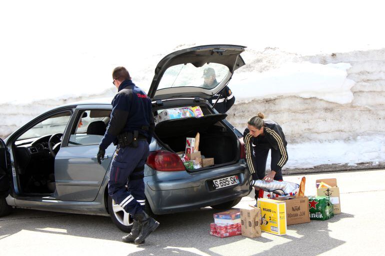 Controls conjunts a la duana del Baladrà.