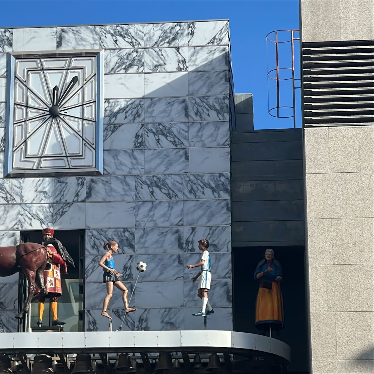 Leganés recupera su reloj de autómatas una década después