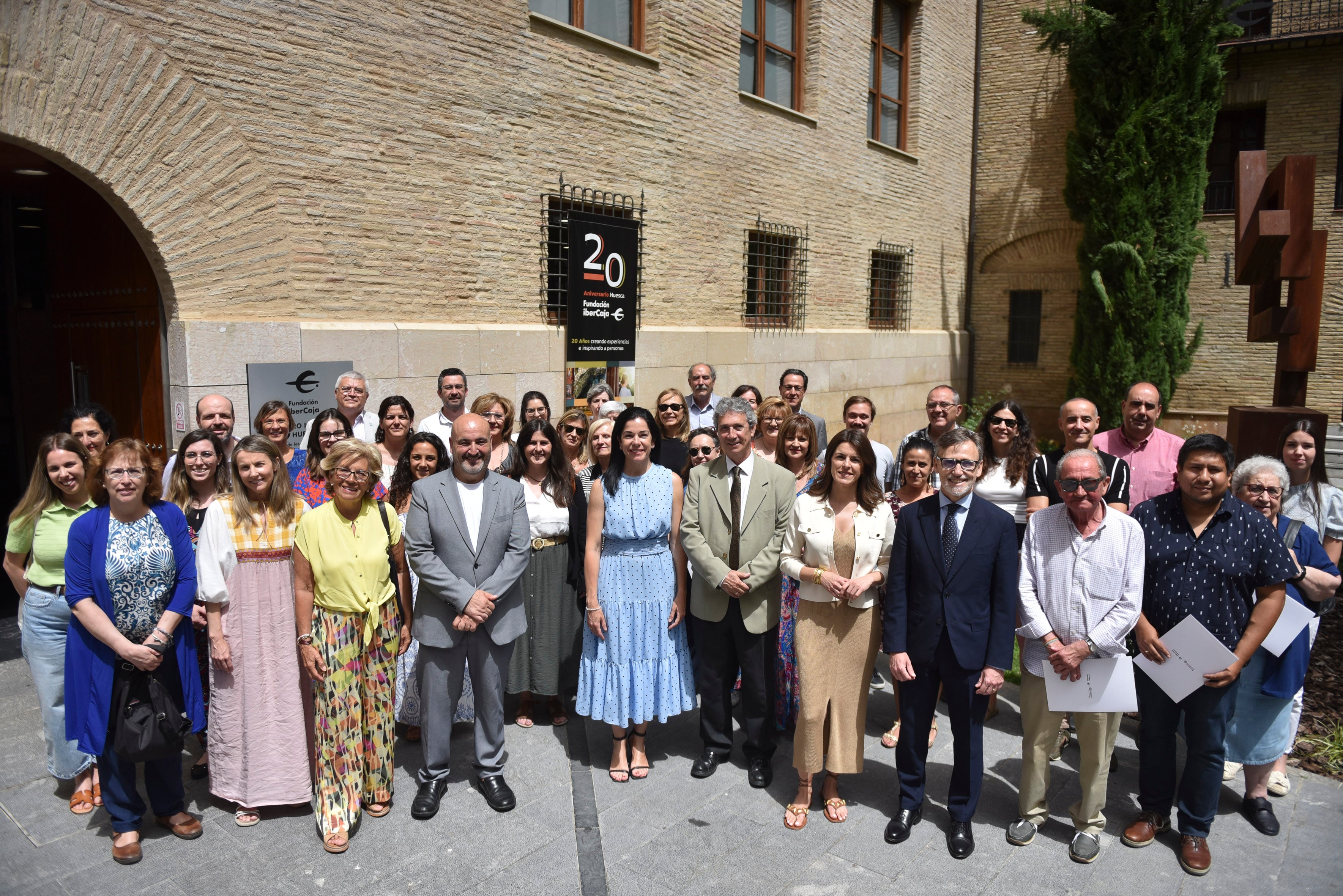 Foto de familia con las asociaciones firmantes