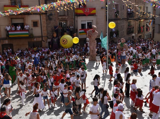 Chupinazo de las fiestas patronales en Autol
