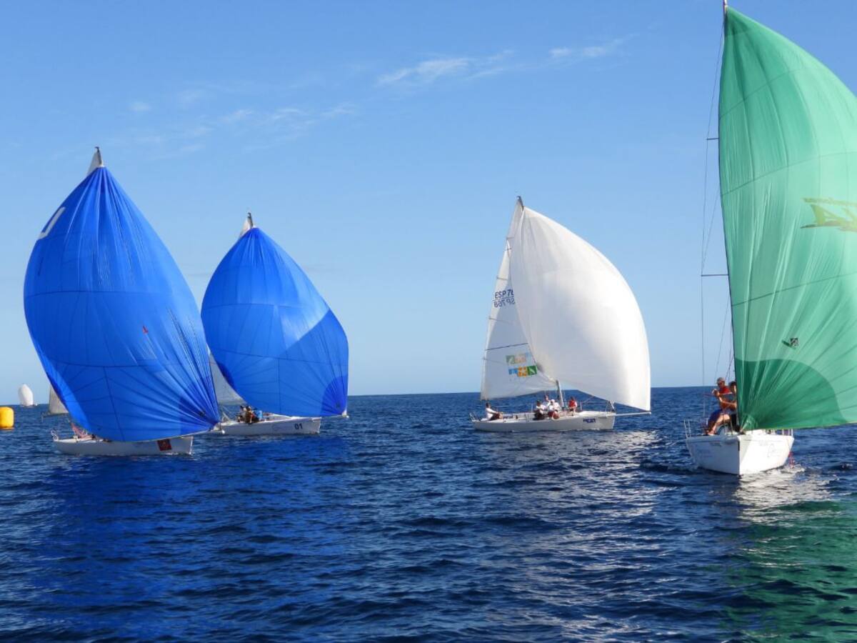 Miguel A. Lasso con Marina Rubicón I, nuevo campeón de Canarias de J80