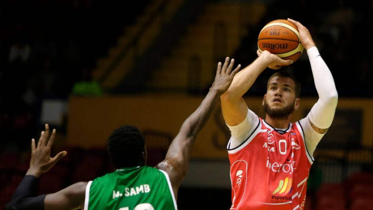 Derrota del Iberojet Palma ante el Real Betis