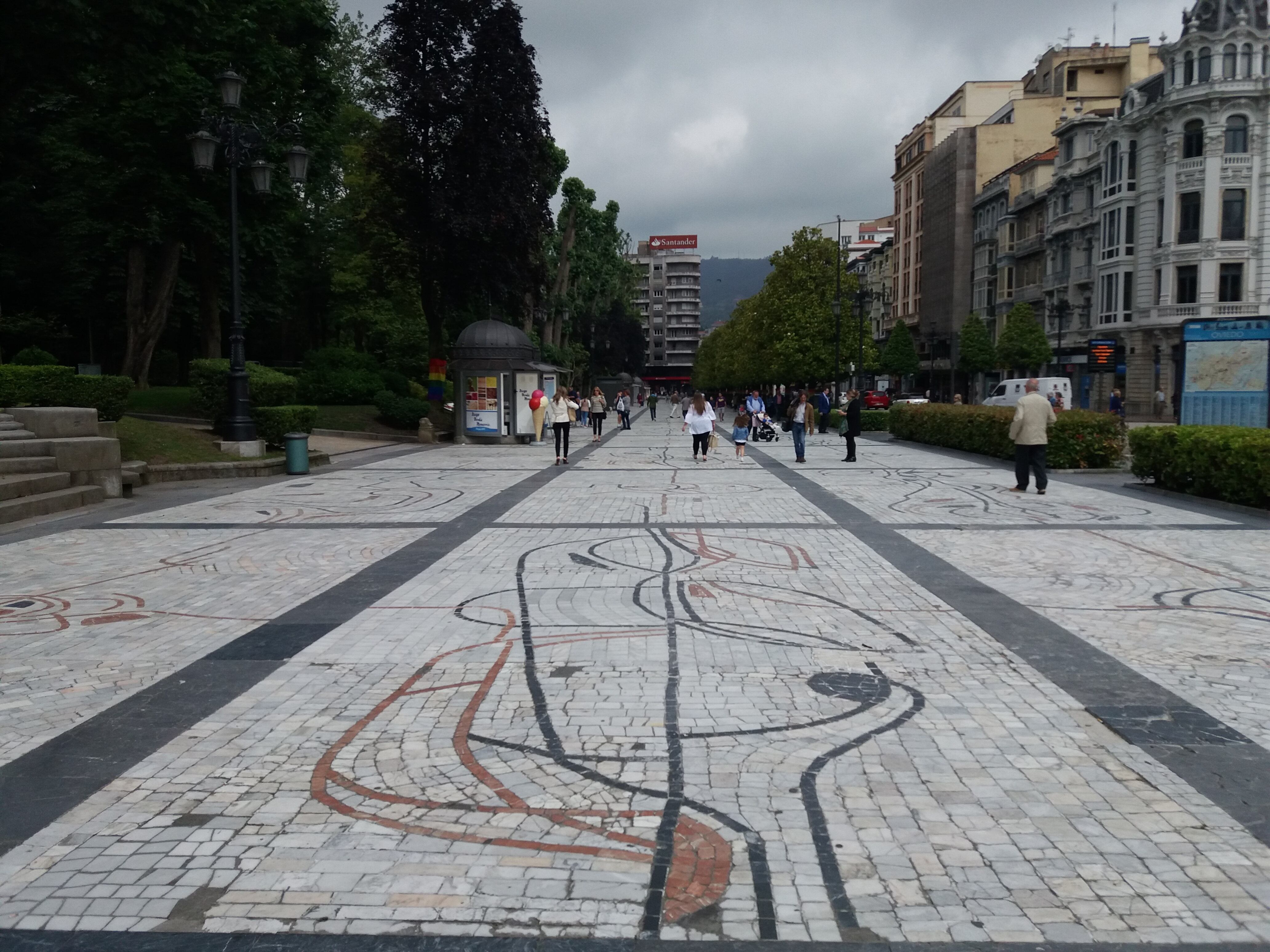 Paseo de Los Álamos en el Campo de San Francisco de Oviedo