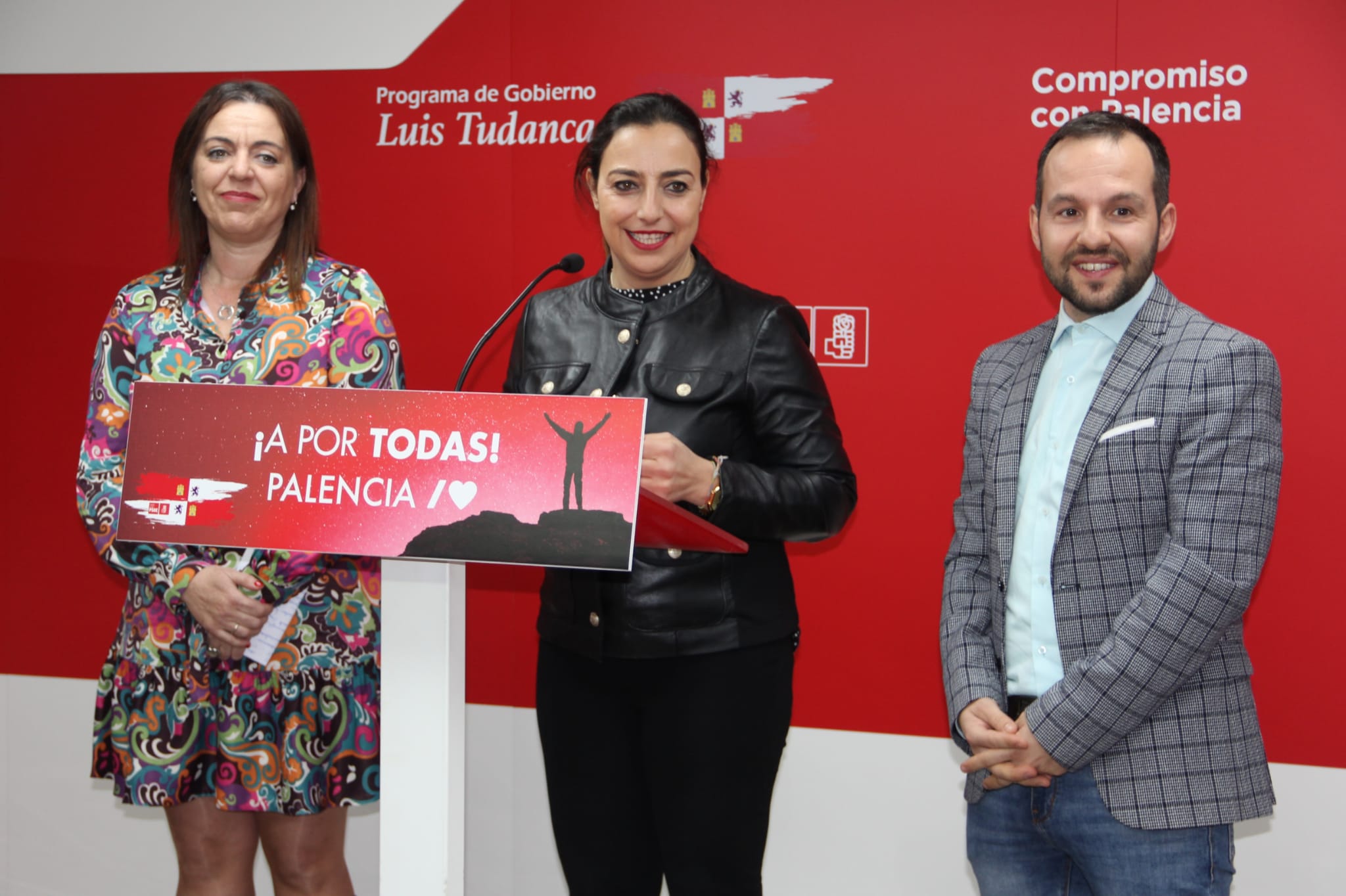 Belinda Mencía, Miriam Andrés y Cristian Delgado en la sede del PSOE de Palencia