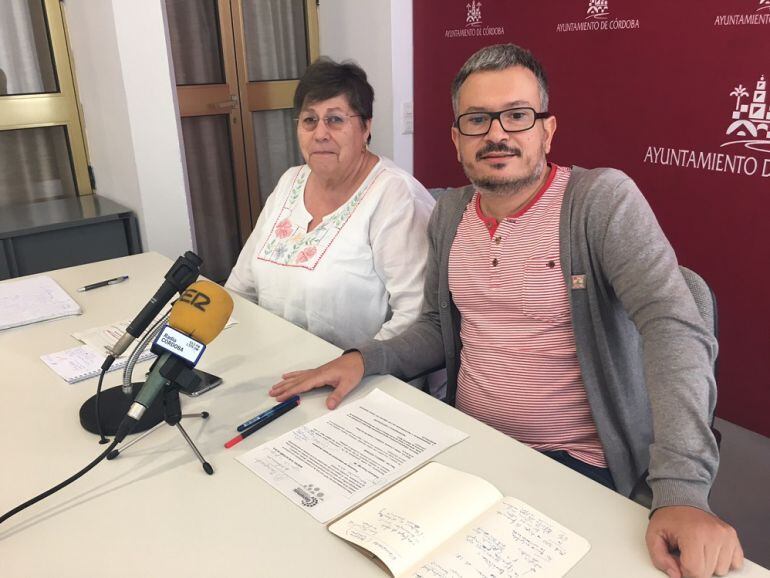 María José Moruno y Alberto de los Ríos en rueda de prensa