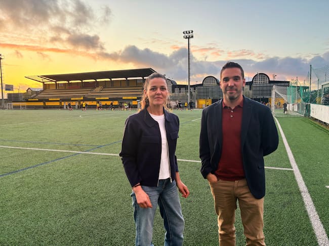 Marisa Giráldez y Adrián Pena, momentos después de ser elegidos para presidir la gestora del Rápido de Bouzas.