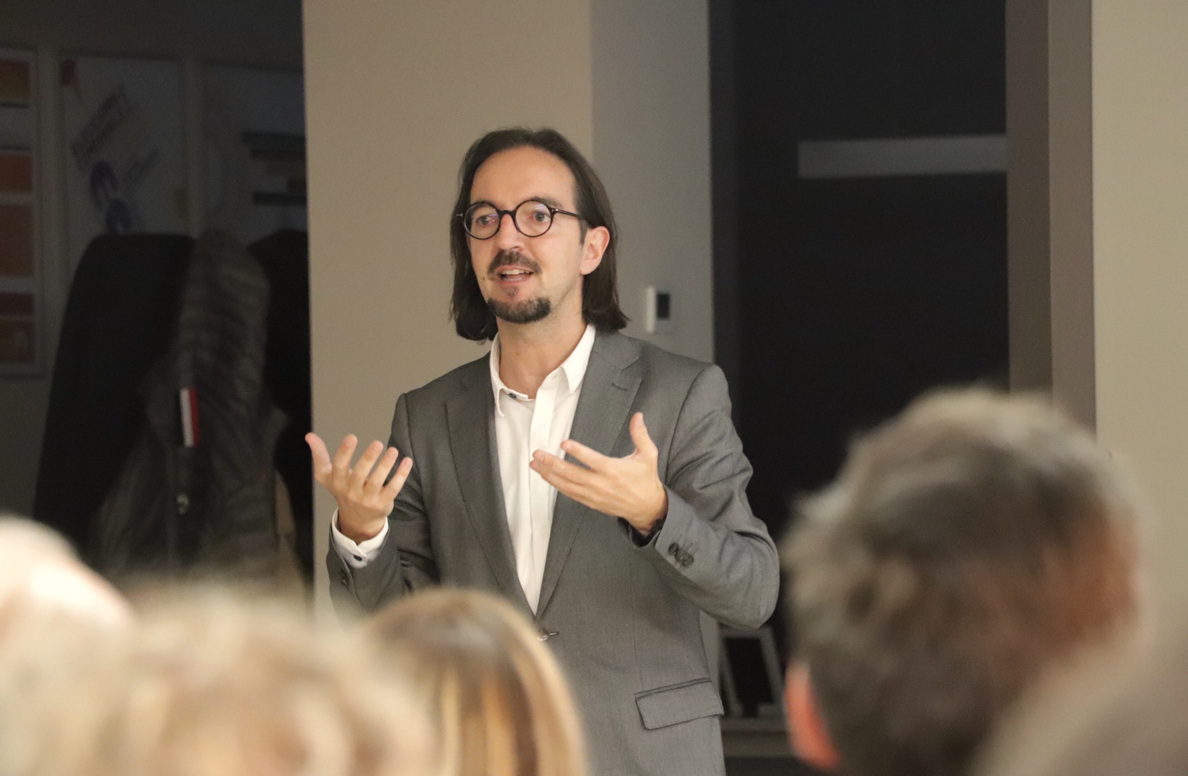 Landry Riba a la trobada amb militants de DA, aquest dimarts.