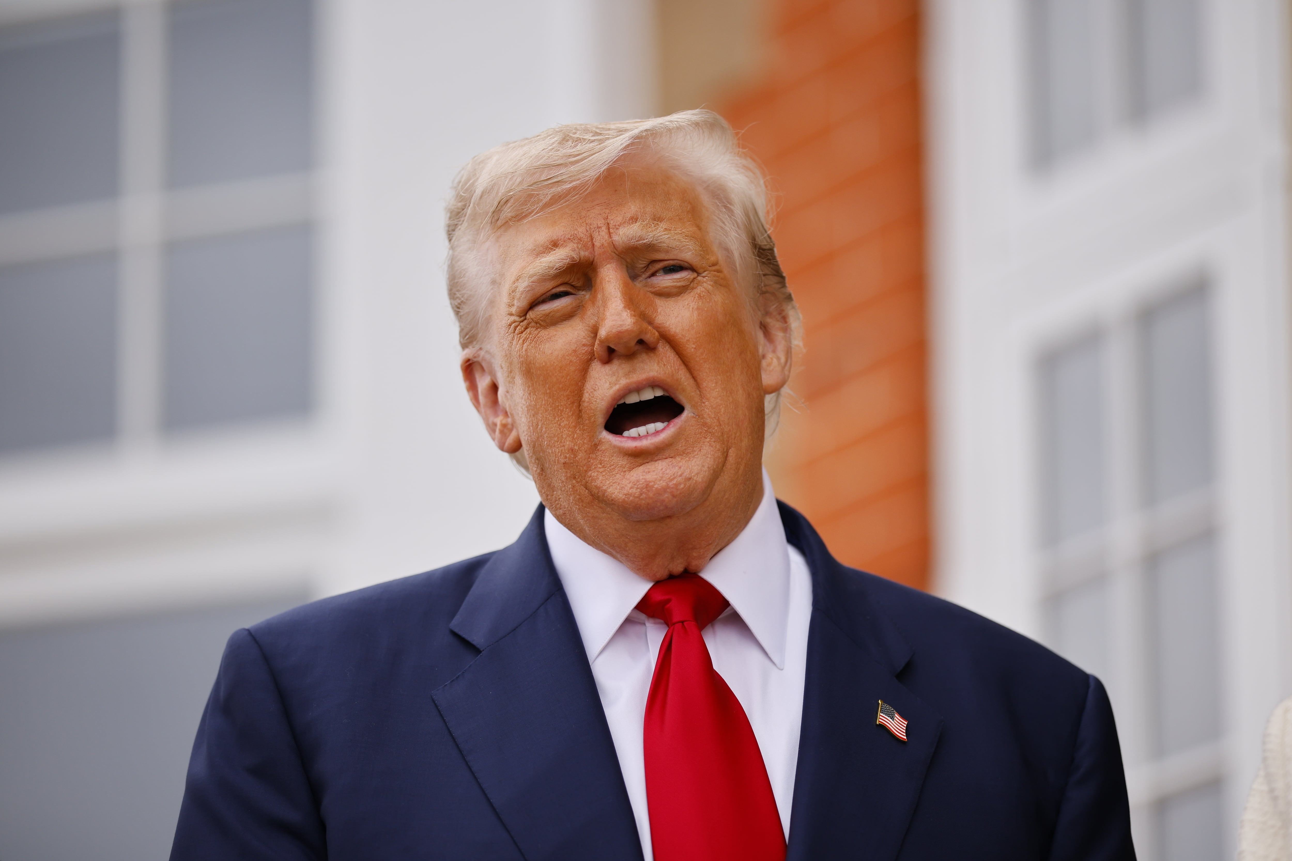 Donald Trump antes de su reunión con el Primer Ministro británico, Starmer