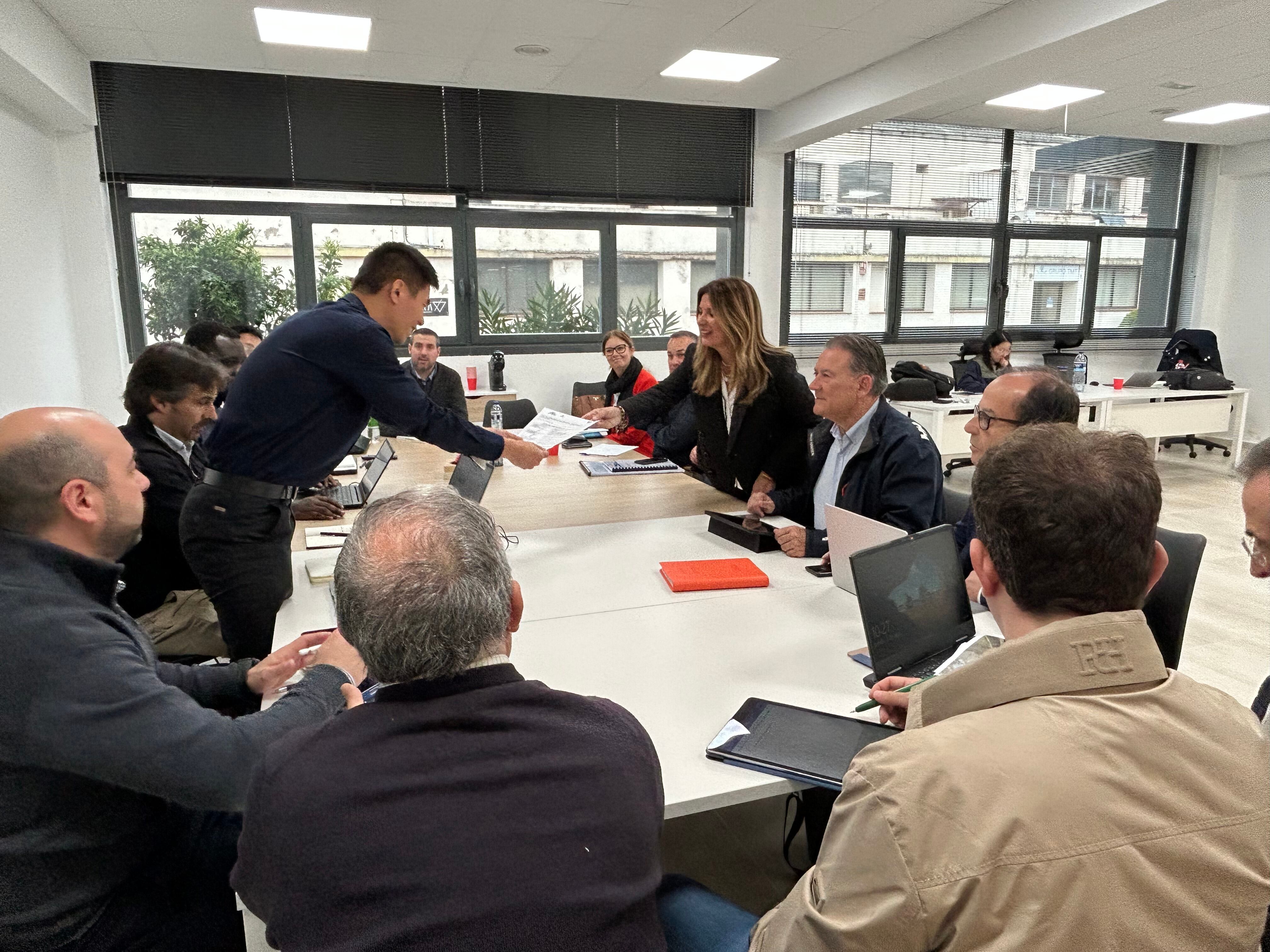 Reunión Ayuntamiento, Desay y empresa constructura.