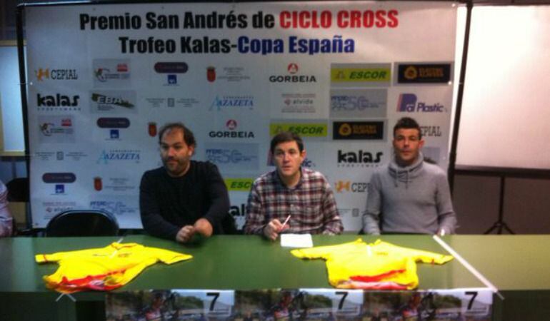 Presentación del ciclocross de Amezaga en la Casa del Deporte.