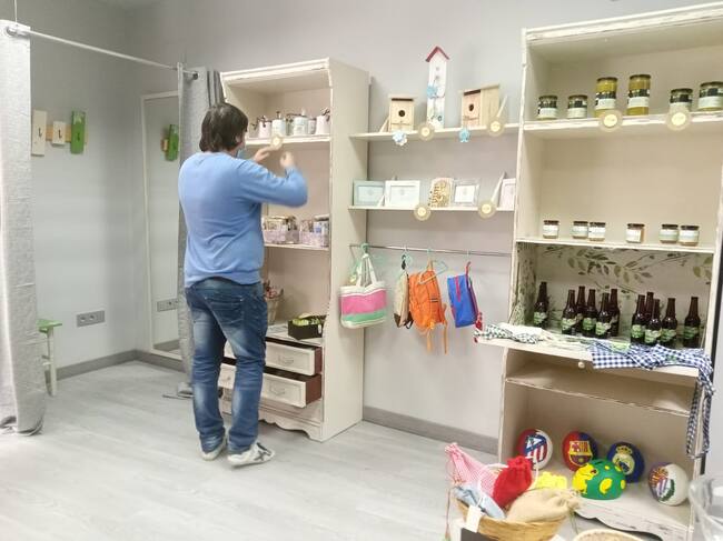Imagen de uno de los usuarios en la nueva tienda 'Un punto de locura'