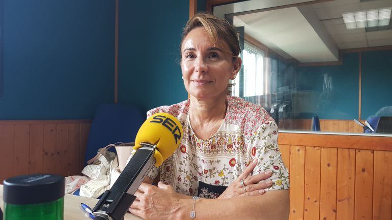 Paloma Fernández en un estudio de Radio Santander