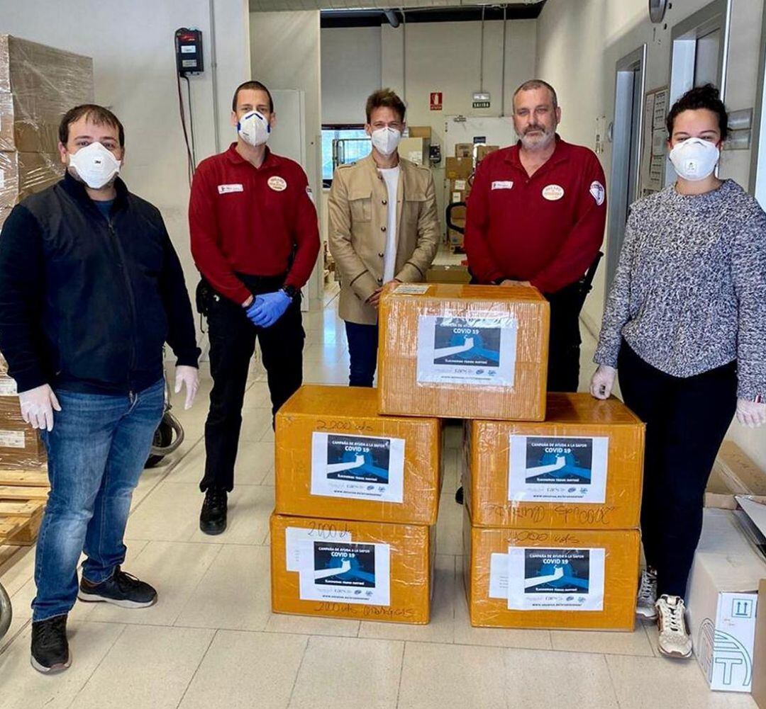 Entrega de 10.000 mascarillas para el hospital de Gandia 