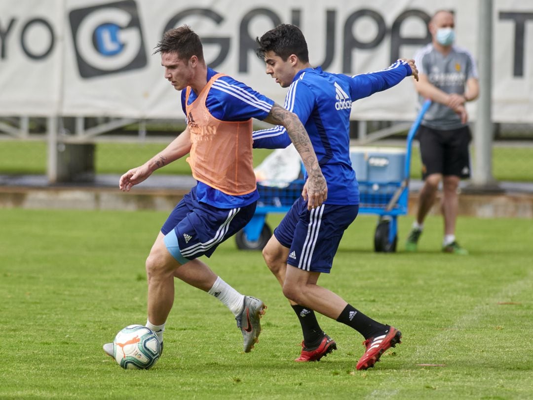 Carlos Vigaray con Enrique Clemente durante el entrenamiento en la Ciudad Deportiva