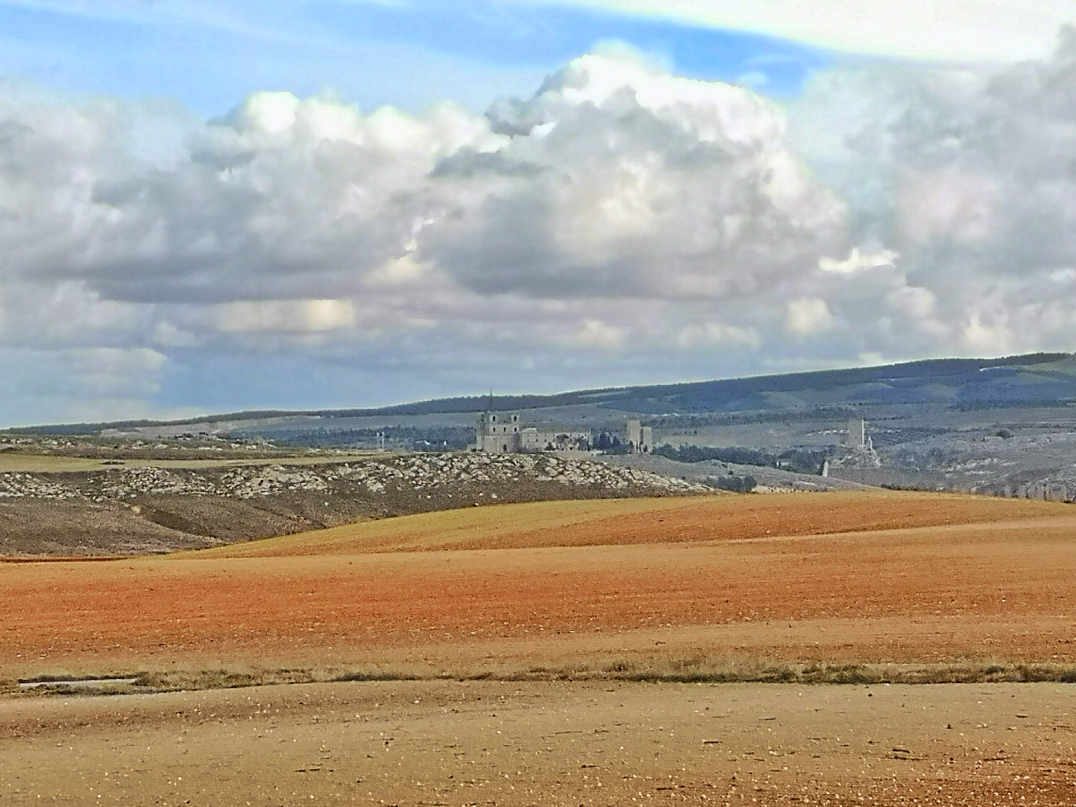 Vista del Monasterio de Uclés desde el paraje de la ermita de Santa Ana de Tribaldos.