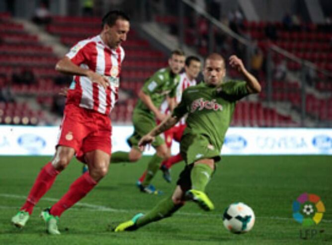 El central Migue se compromete con el Alavés por un año