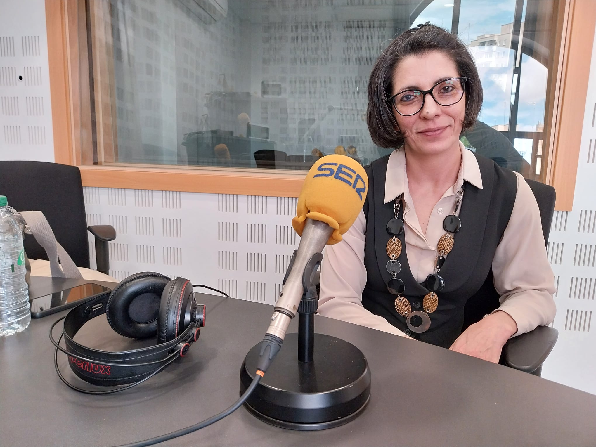 Elvira Fernández, responsable de comunicación de Space the 360º, en los estudios de SER Madrid Sur