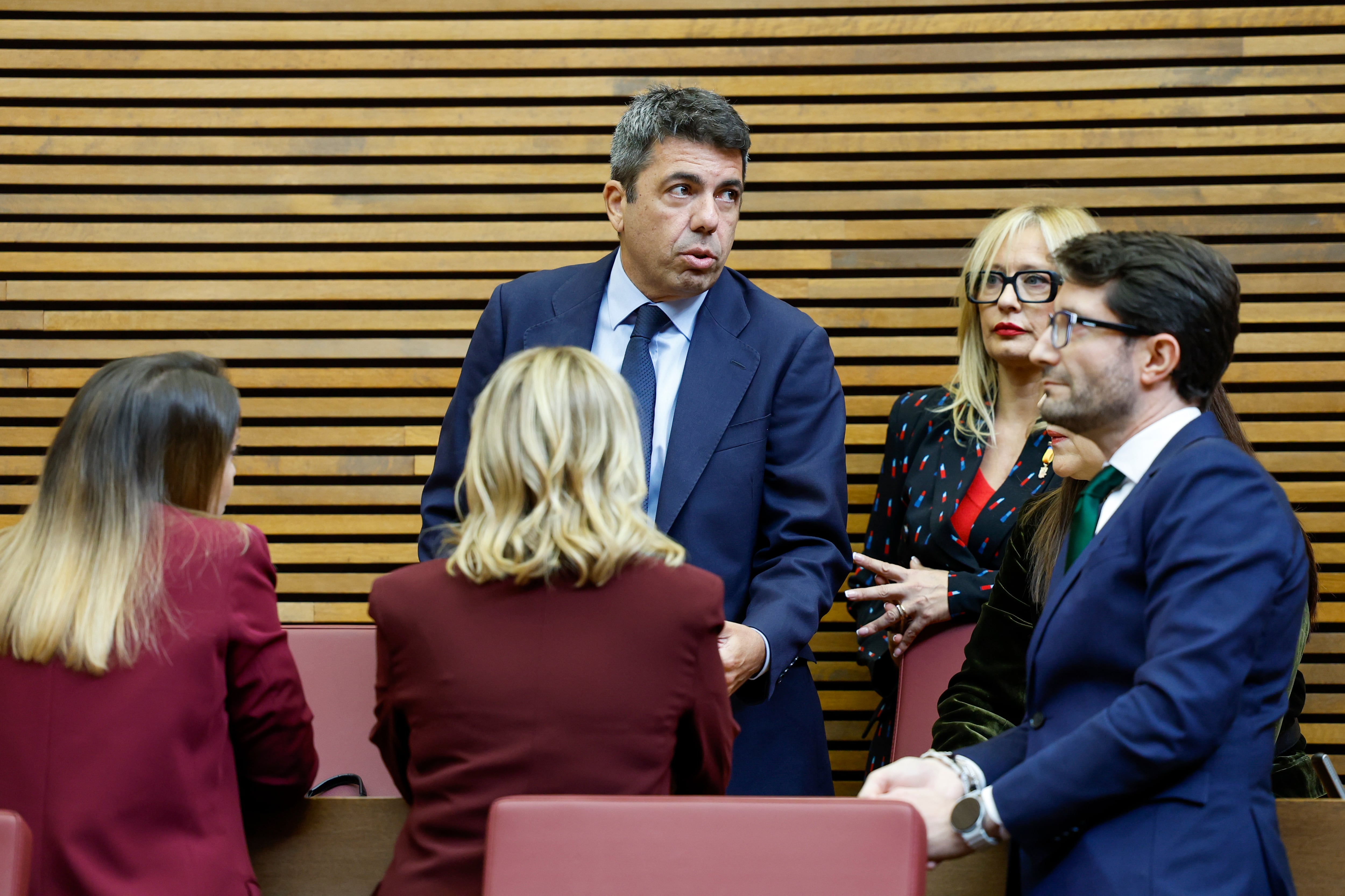 GRAFCVA1031. VALENCIA, 02/12/2025.- El expresident de la Generalitat, Carlos Mazón, durante el acto de toma de posesión de su sucesor, Juanfran Pérez Llorca