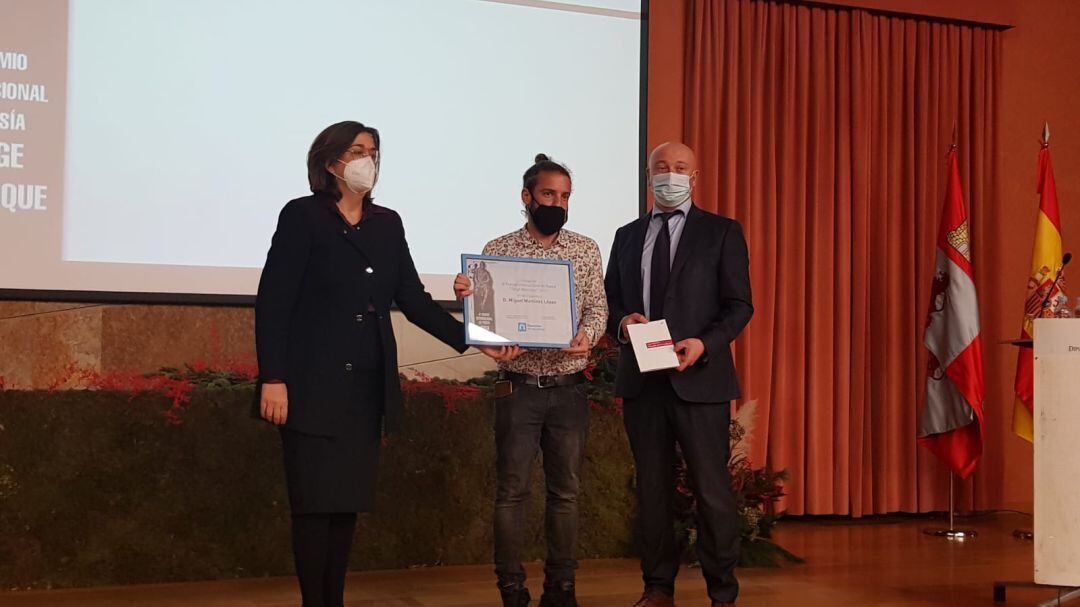 Entregado a Miguel Martínez López, autor de “Filosofía de la cuchara” el IV Premio Internacional de Poesía ‘Jorge Manrique’ que concede la Diputación de Palencia