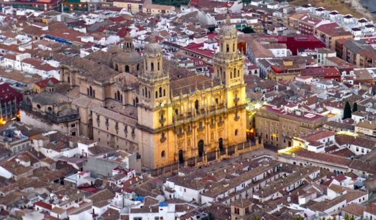 Panorámica de la ciudad con la Catedral de Jaén