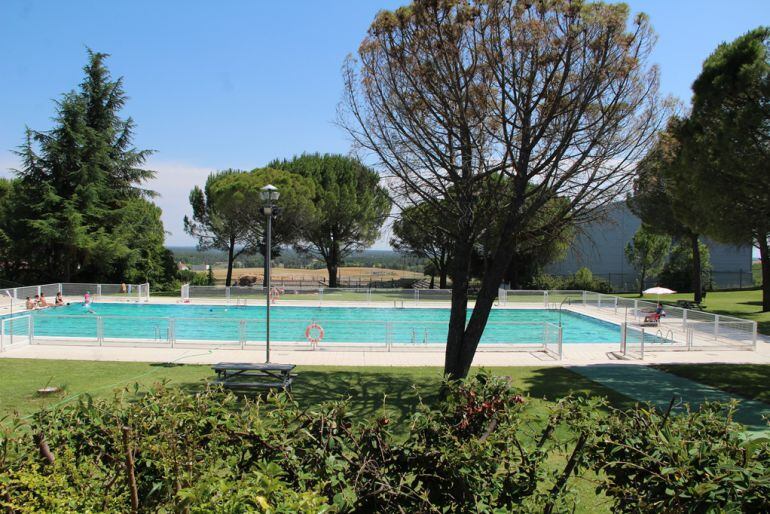 Instalaciones de la piscina de verano de Cuéllar