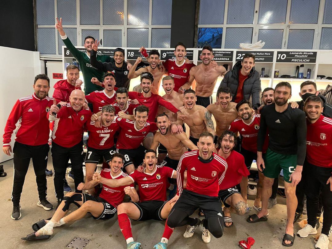 Celebración en el vestuario del Burgos C.F.