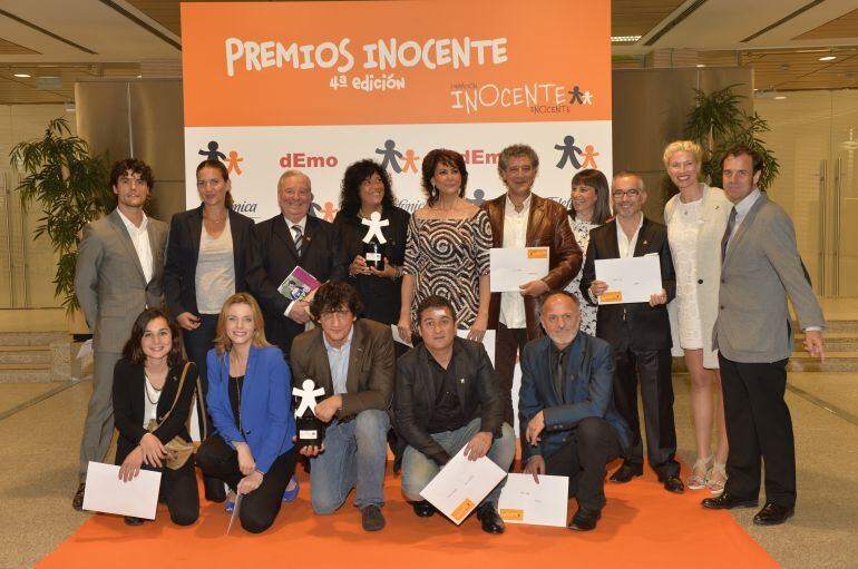 Numerosos rostros conocidos se dieron cita en los Premios Inocente 2014