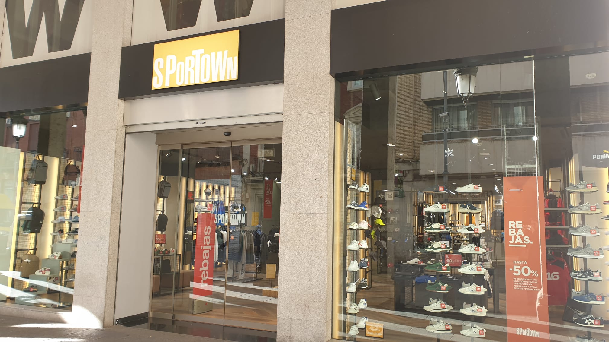 Sportown cierra en Palencia