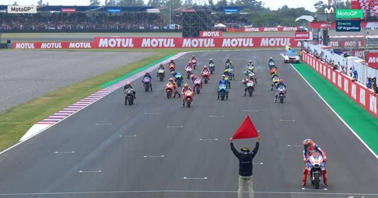 Momento de la salida del Gran Premio de MotoGP en Argentina