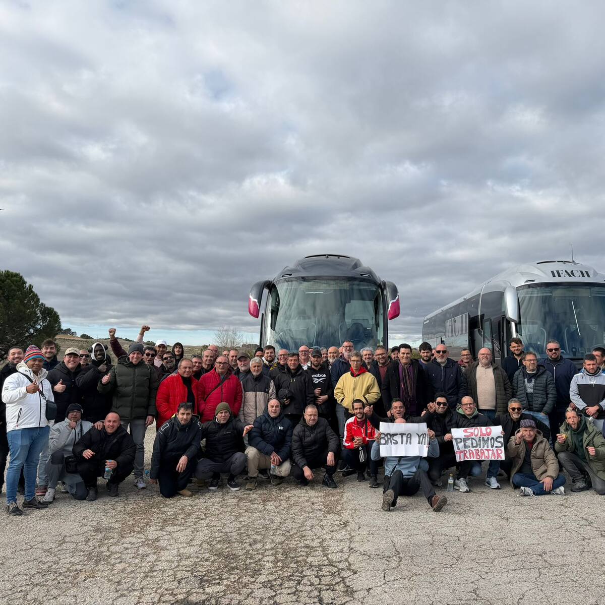 La flota pesquera para en Alicante y el resto de la Comunitat: "Las leyes vienen desde Bruselas pero pescamos en España"