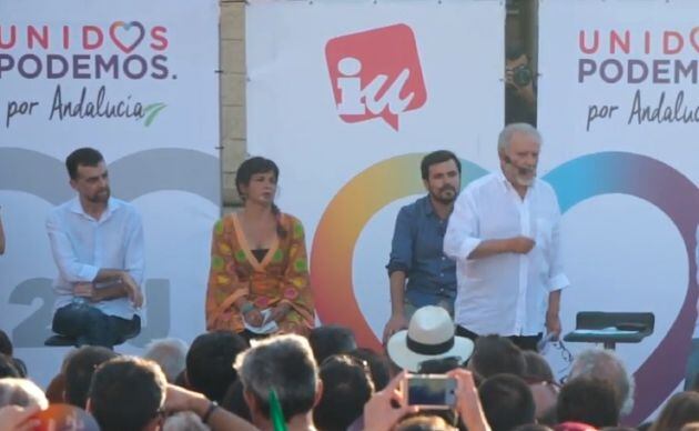 Julio Anguita en el acto central de campaña del 26J con Alberto Garzón, Antonio Maíllo, Teresa Rodríguez, Manuel Monereo y Antonia Parrado