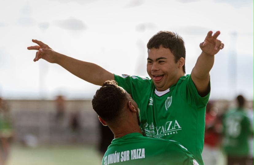 Un partido de fútbol inclusivo en Yaiza, Lanzarote.