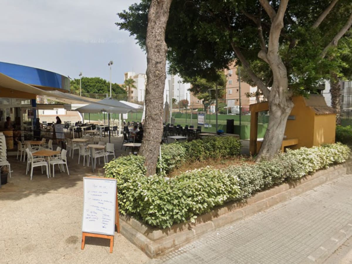Muere un hombre tras ser apuñalado en plena calle en Ibiza