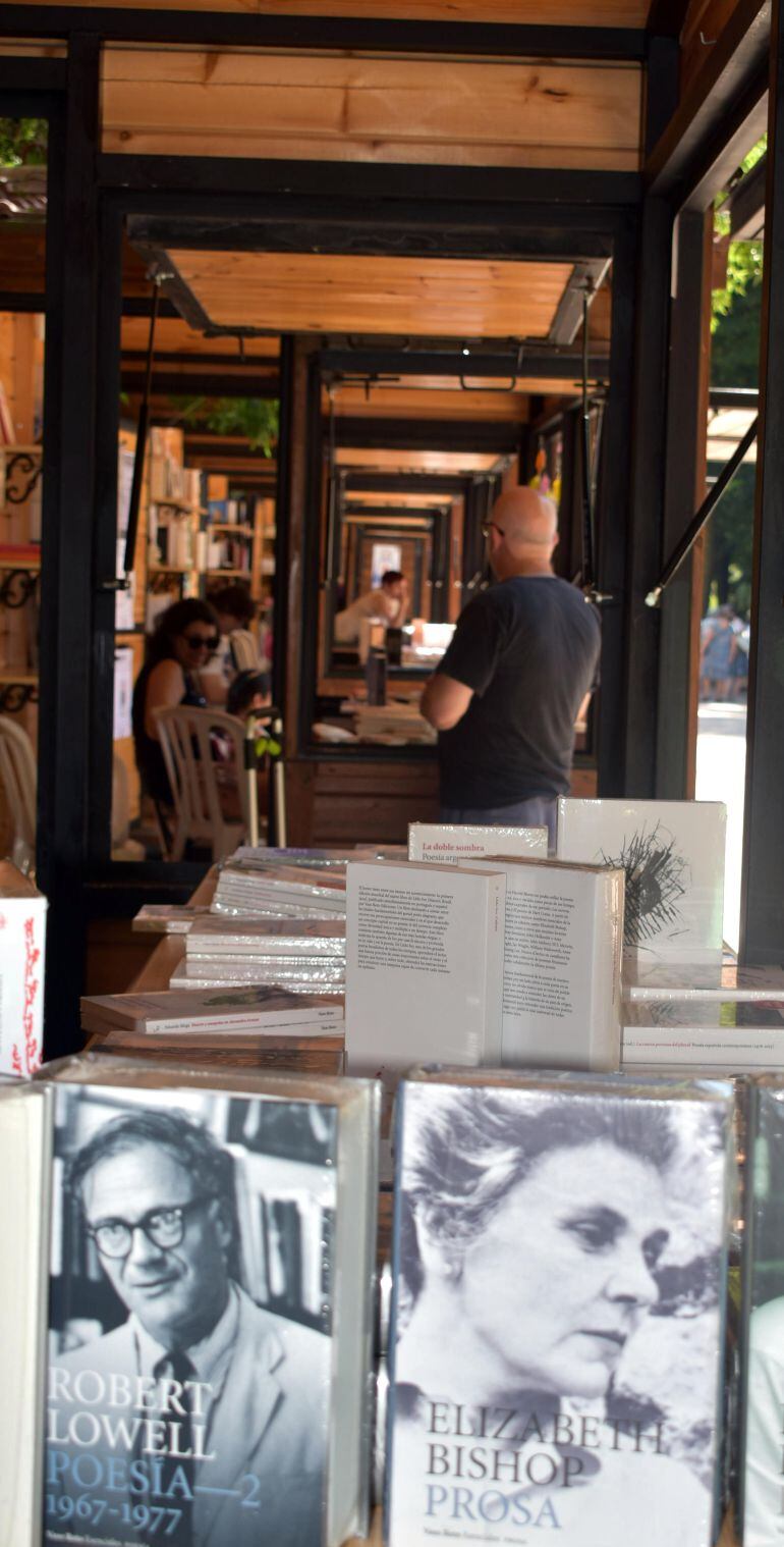 La Feria del Libro Expoesía tendrá su epicentro en las casetas de La Dehesa.