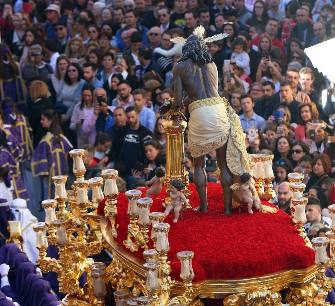 Procesión trono Cristo de los Gitanos Málaga Semana Santa