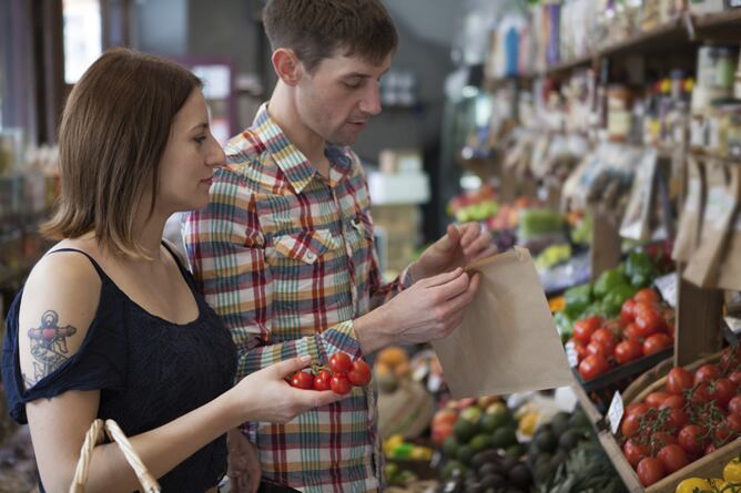 Los consumidores de la cesta &quot;económica&quot; pueden ahorrar más de 3.000 euros comparando