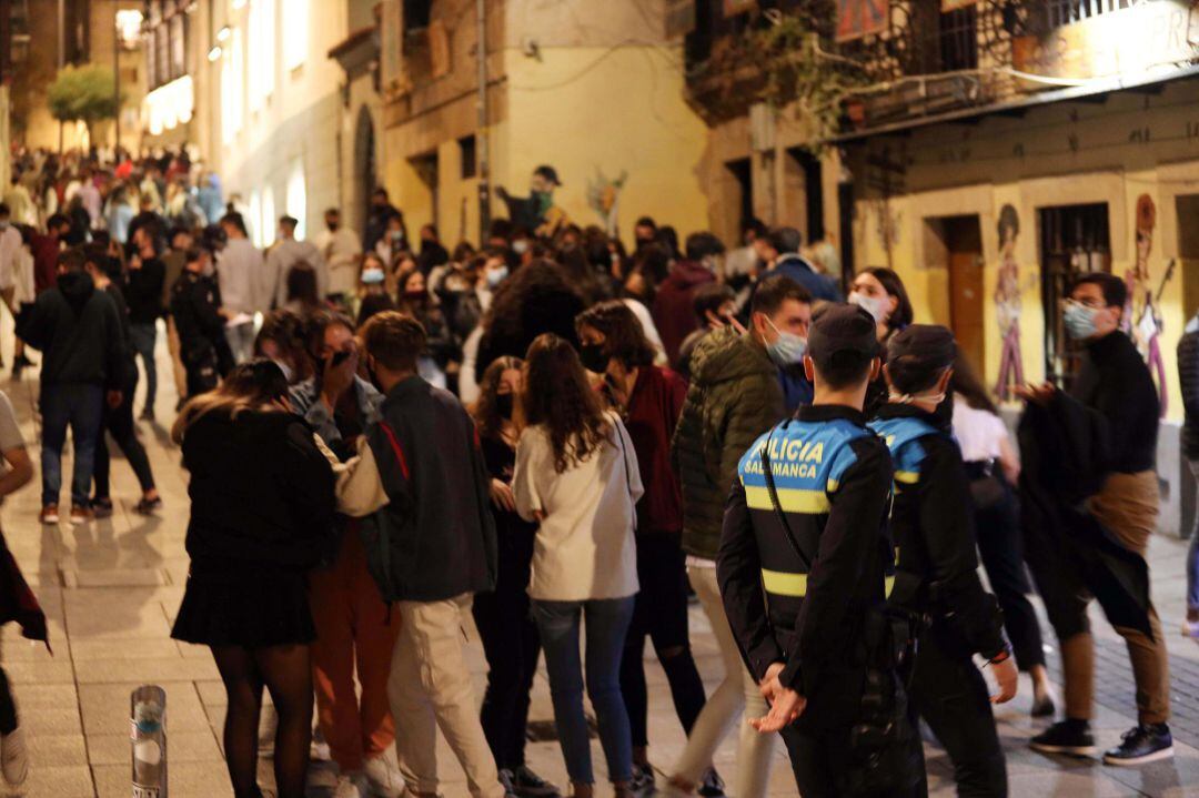 Imagen de la confluencia entre la calle Varillas y la calle Consuelo de Salamanca.