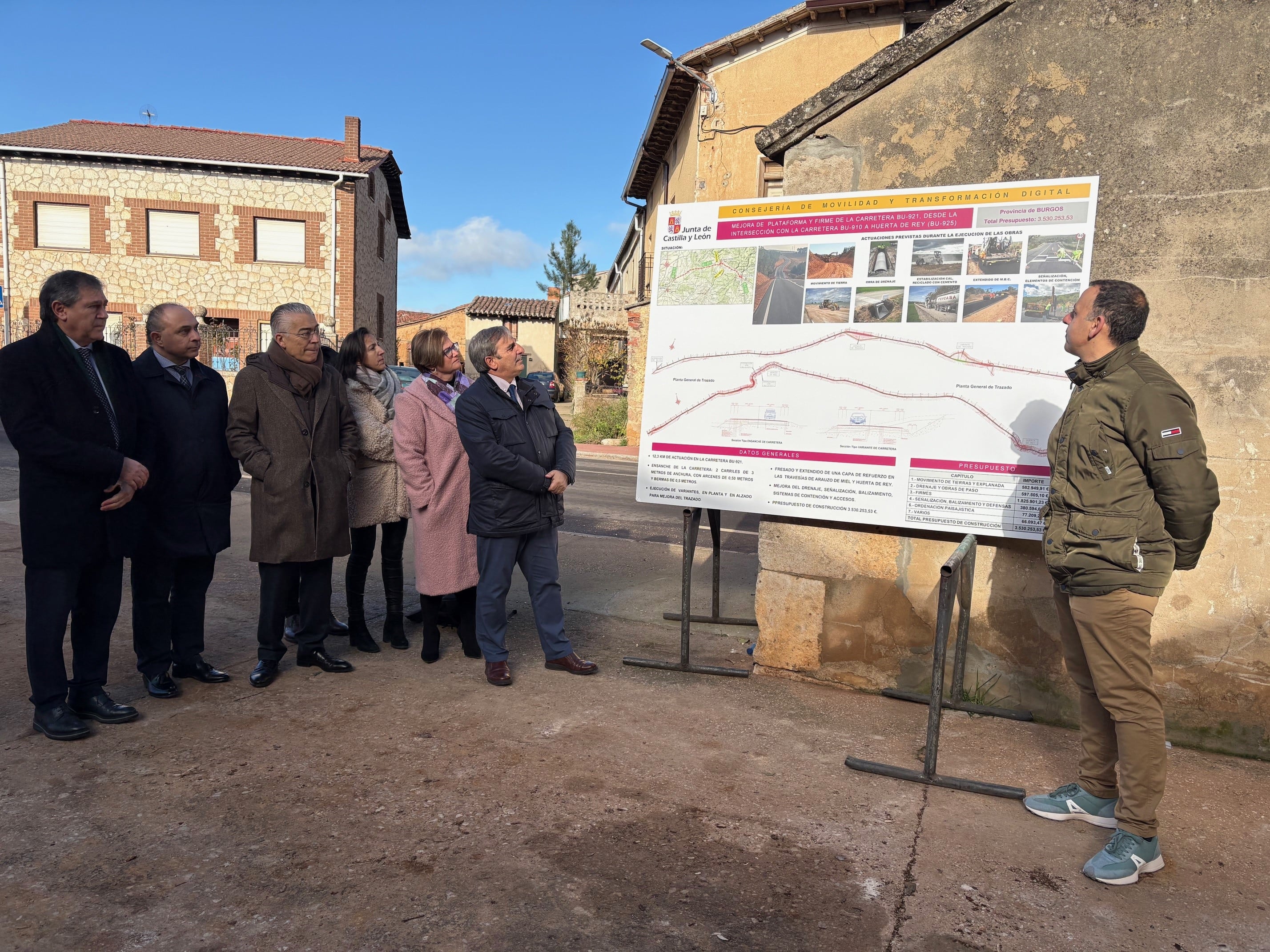 Visita del consejero de Movilidad a las obras de la BU-921 en Araúzo de Miel