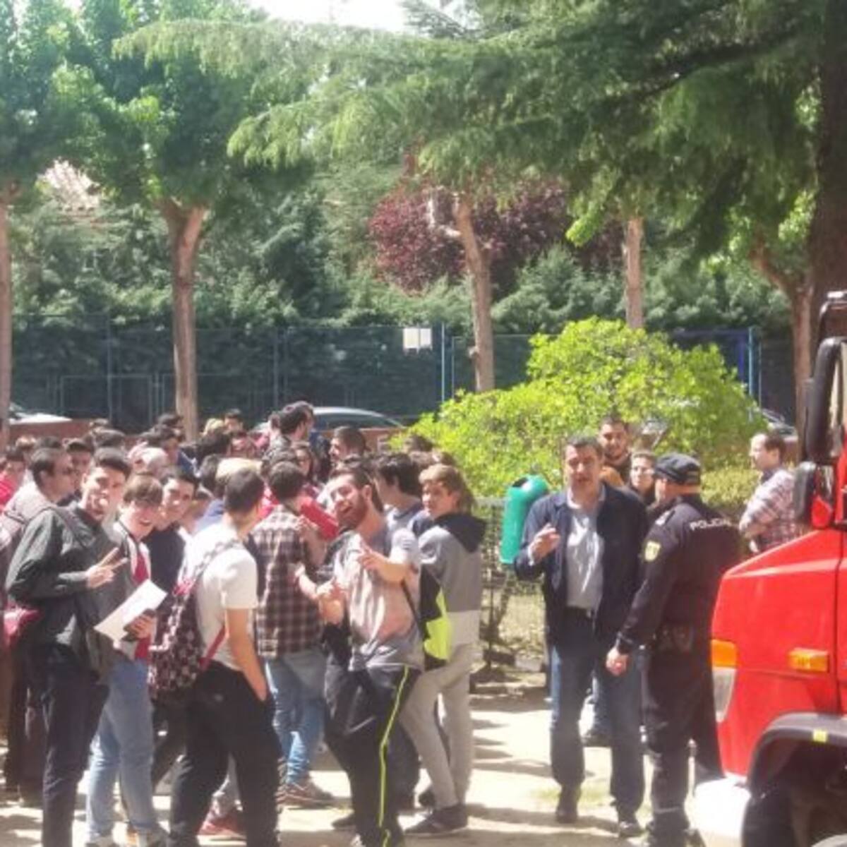 Un pequeño incendio obliga a evacuar el 'Alonso de Madrigal'