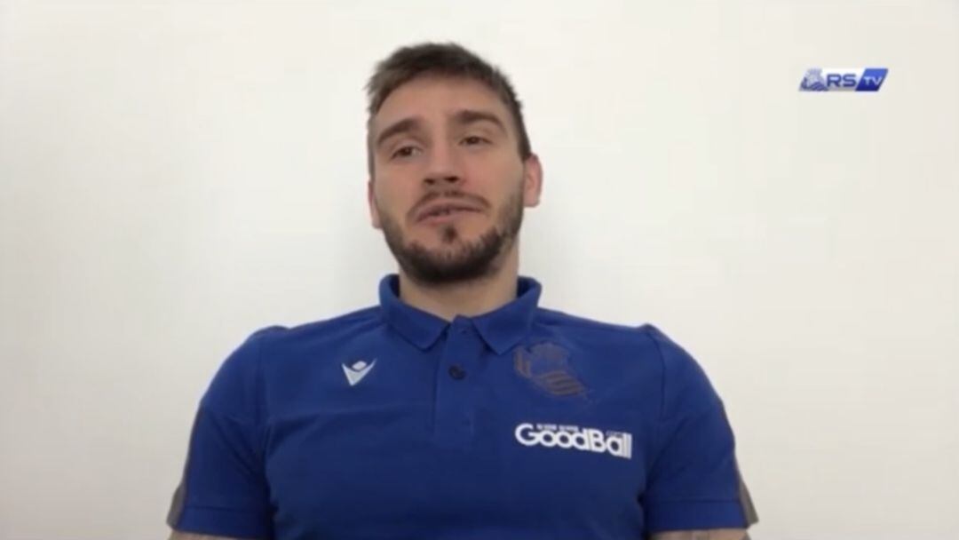 Portu responde a diferentes preguntas desde su casa