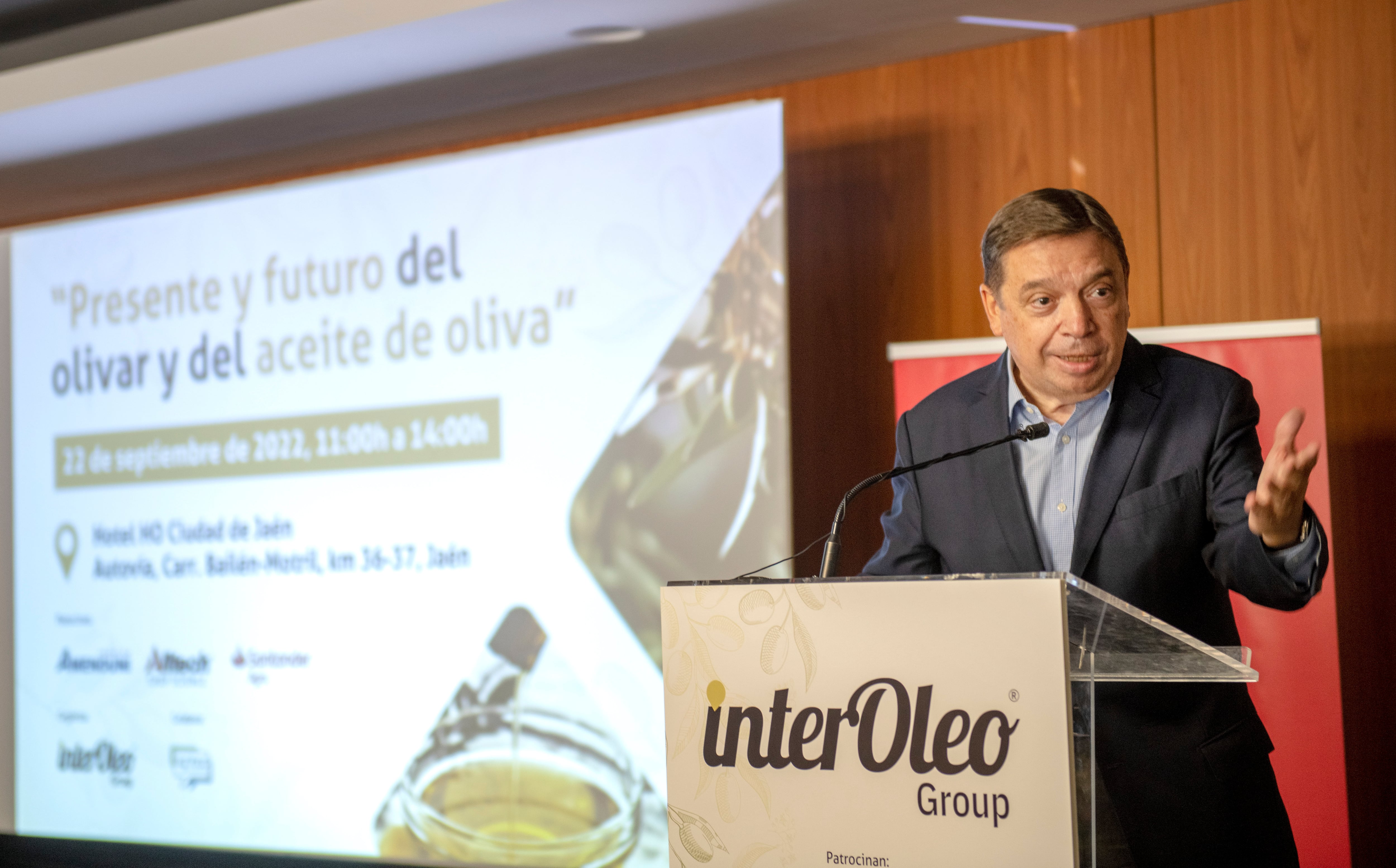 El ministro de Agricultura, Pesca y Alimentación, Luis Planas, durante su intervención en las jornadas organizadas por Interóleo en Jaén.